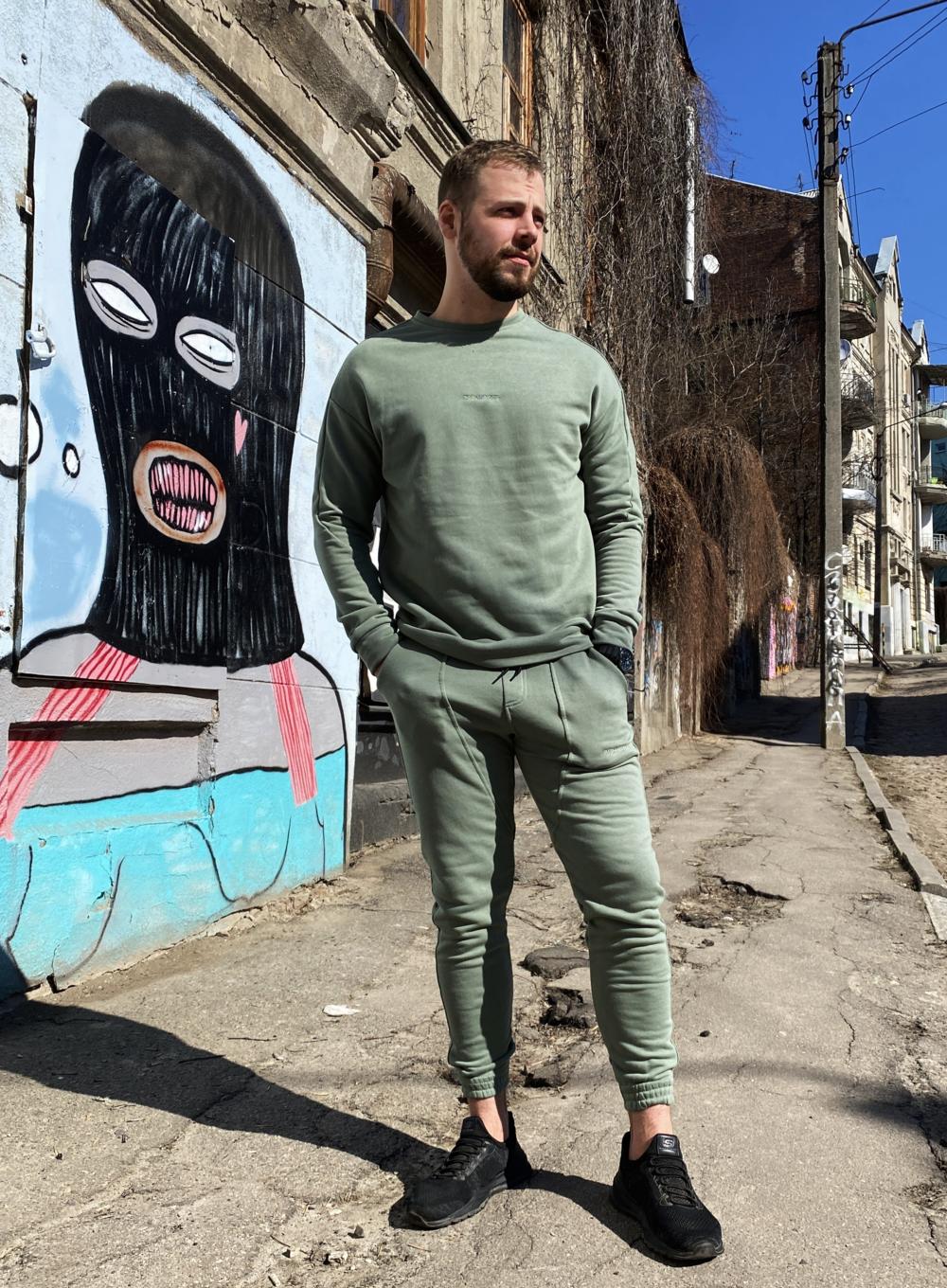 Sports trousers Pou French Asparagus