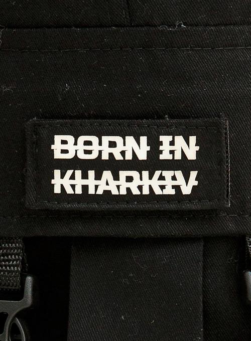 Наліпка Born