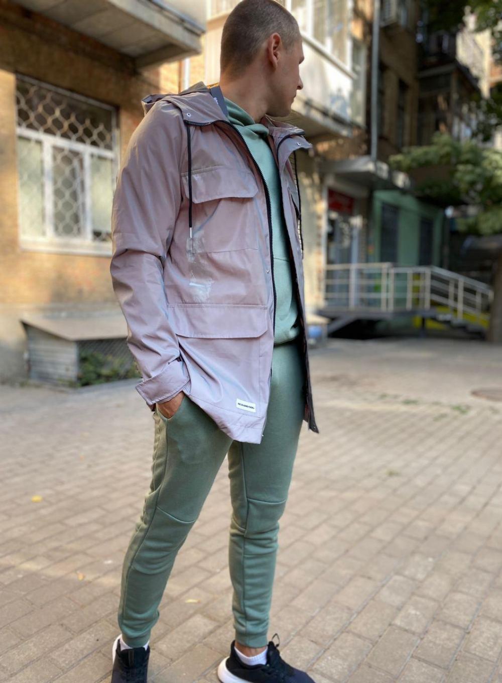 Windbreaker Button Reflection