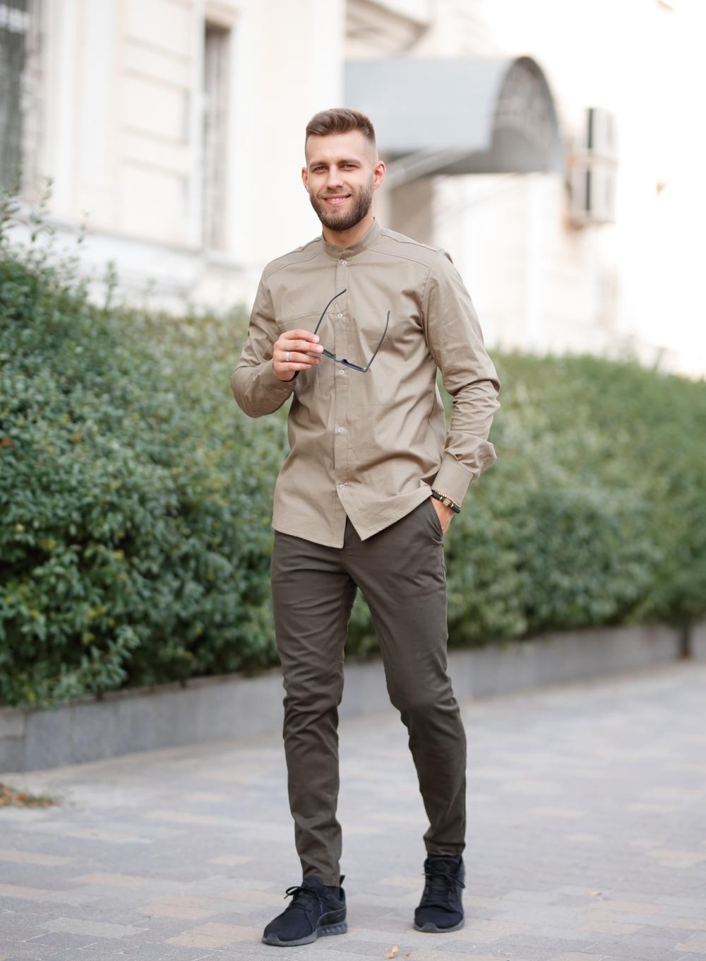 Chinos Airin Hunt
