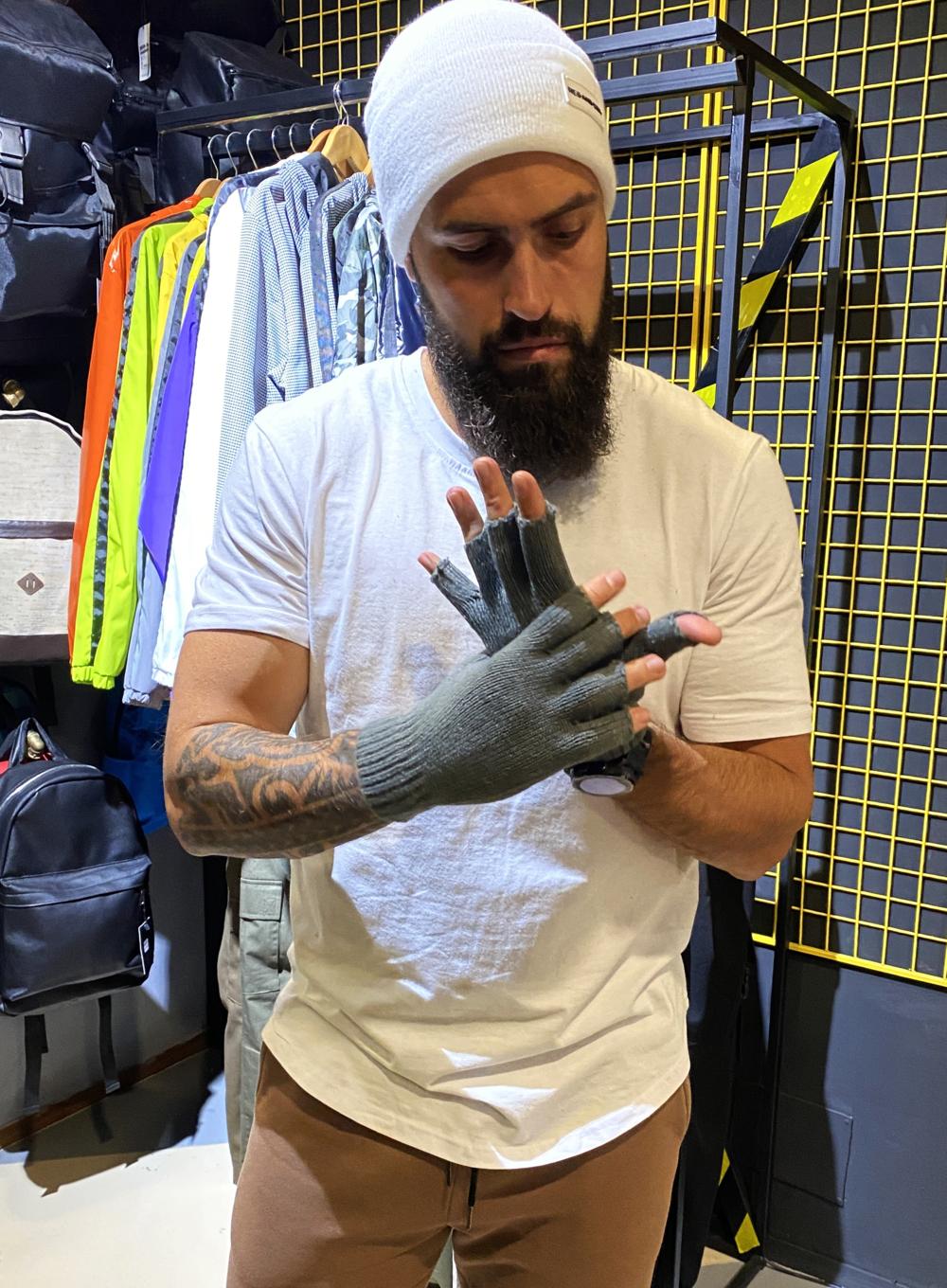 Gloves Shot Grey