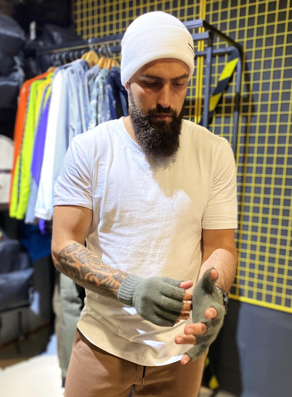Gloves Shot Grey